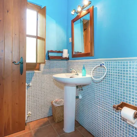 Lakefront Retreat In *